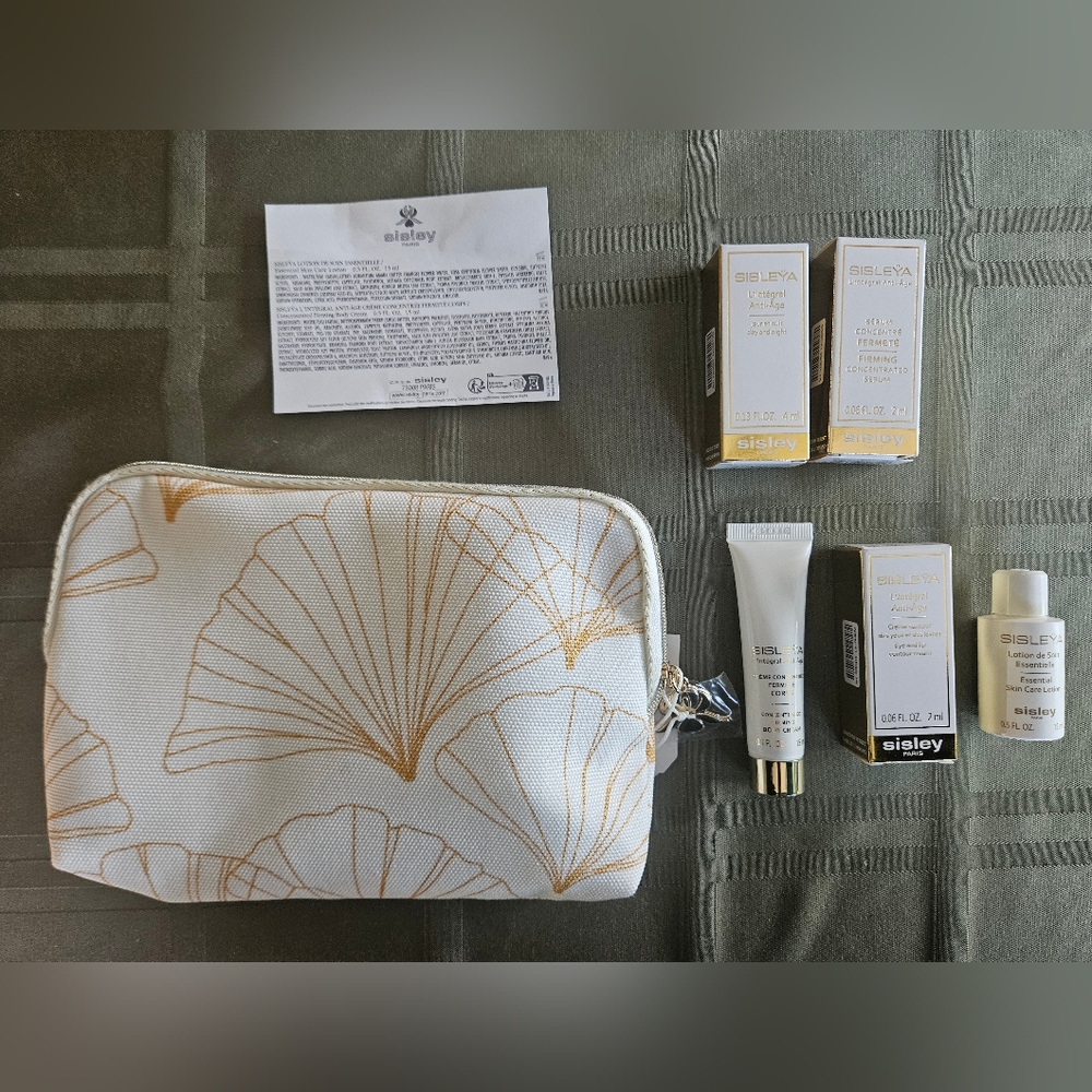 Sisely Skincare mini set with pouch